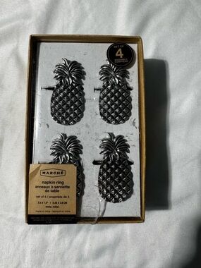 Marché Pineapple Napkin Rings Set of 4 Metal Tropical Table Decor Psych